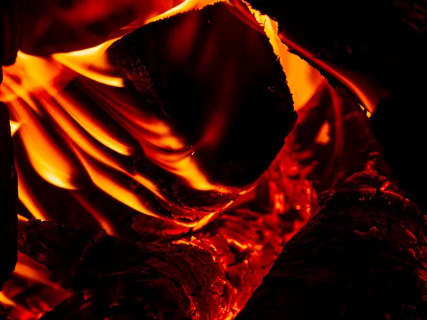 Queima Lenha Forno Rural Chama Laranja Vermelha Fogão Lenha Escuro — Fotografia de Stock