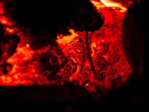 Leña Quemada Horno Rural Llama Naranja Roja Estufa Leña Oscuridad —  Fotos de Stock