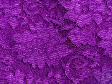 Mor dantel kumaş üst görünümü. Violet geçmişi. Moda modasına uygun renk dantelli dantelli kadın elbisesi düz yatak, kadın blog 'u parlak çiçek arkaplan işareti tasarımı. Kız soyut duvar kağıdı, tekstil yüzeyi