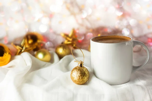 Christmas Coffee Mug Mockup Golden Decoration Bokeh Lights Background White — Stock Photo, Image
