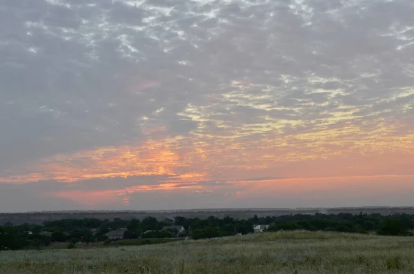 Kanten Byn Med Små Hus Ljusblå Himmel Helt Täckt Med — Stockfoto