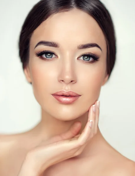 Woman face with young healthy skin — Stock Photo, Image