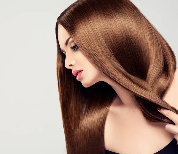 Hermosa mujer con cabello sano Fotos de stock libres de derechos