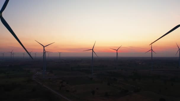 Footage Rolle Der Luftaufnahme Von Windkraftanlagen Von Energy World Luftaufnahme — Stockvideo