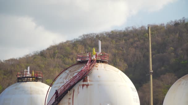 Film Roll Storage Tank Industri Oljeraffinaderi Gas Fabrik Anläggning Vacker — Stockvideo