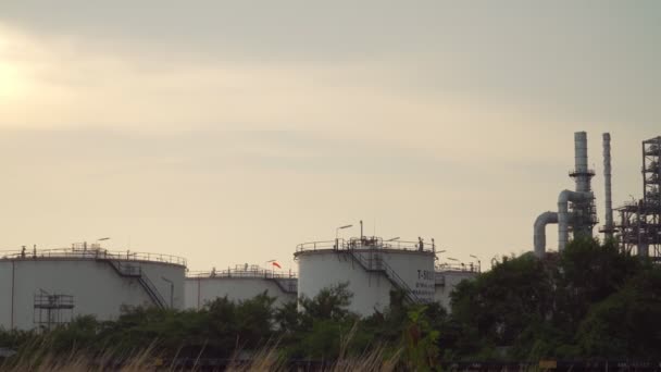 Terminal Raffinerie Pétrole Fabrication Est Une Installation Industrielle Pour Stockage — Video