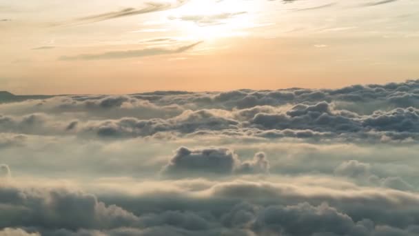 Rekaman Roll Tilapse Berkabut Atau Atas Awan Saat Matahari Terbit — Stok Video