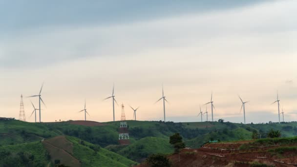 Filmaufnahmen Roll Zeitraffer Windkraftanlage Während Sonnenuntergang Bei Schönem Himmel Und — Stockvideo