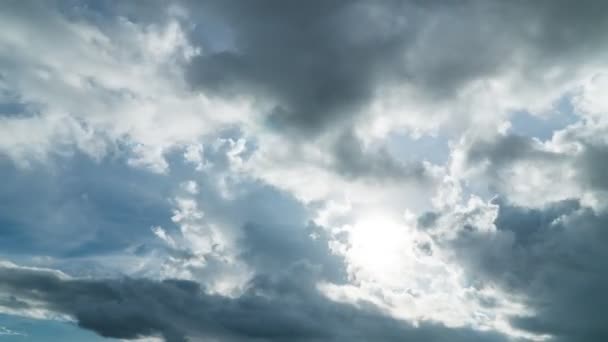 Bewegungswolken Bilden Geschwollene Flauschige Weiße Wolken Himmel Zeitraffer Langsam Ziehende — Stockvideo