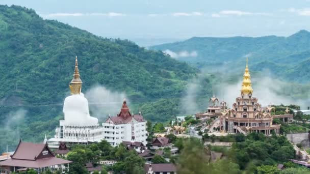 Nagranie Rolki Timelapse Biały Budda Świątyni Tajlandia Górze Mglistym Powolnym — Wideo stockowe