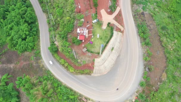 Filmagem Rolo Drone Vista Aérea Voando Acima Paisagem Serpentina Estrada — Vídeo de Stock