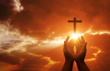 İnsan elleri avuçlarını açıp ibadete başlar. Tanrı, Katolik Paskalya Paskalya Paskalya Perhizi dualarına yardım etsin. Hıristiyan Dini kavramı geçmişi. Tanrı için savaşmak ve zafer.