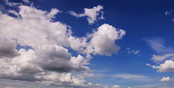 Blue sky and clouds — Stock Photo, Image