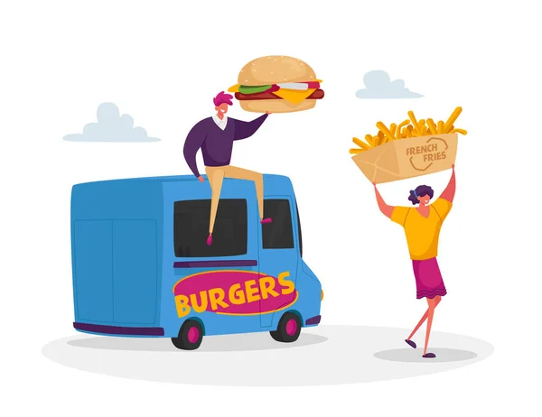Die Leute kaufen Street Food, Junk Meals zum Mitnehmen im fahrbaren Café oder Food Truck. Charaktere mit Burger und Pommes — Stockvektor