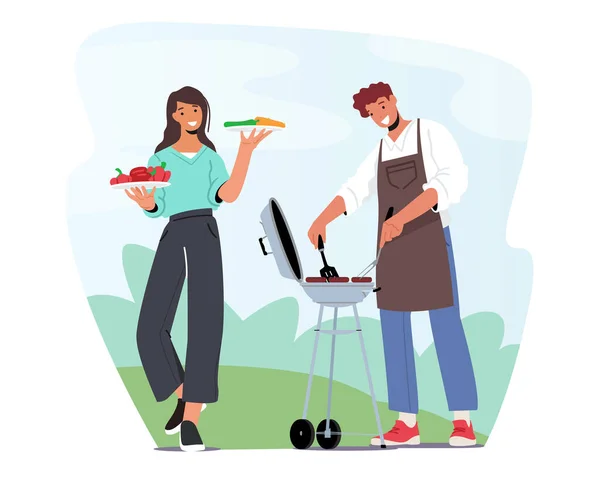 Maschio e femmina personaggi in capo grembiule trascorrere del tempo su Outdoor Bbq. Famiglia o amici che cucinano carne sulla macchina barbecue — Vettoriale Stock