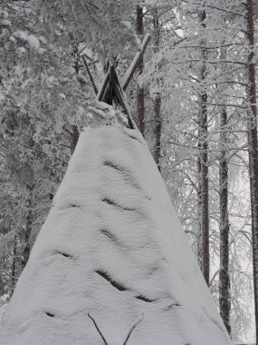 Kar kotası. Geleneksel Laponya evi. Laponya vebası.