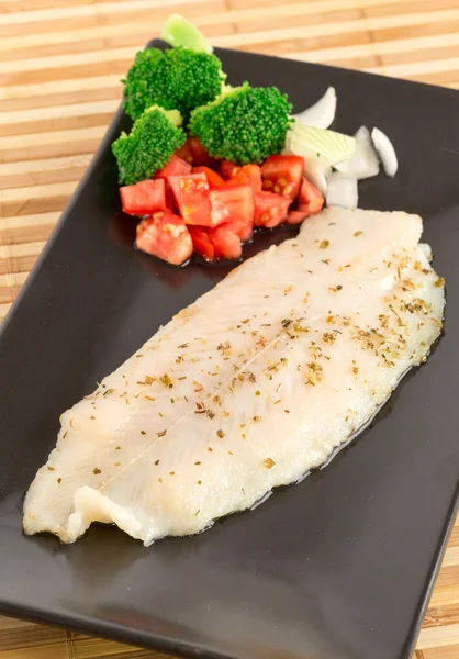 Fischfilet mit Avocado-Tatar — Stockfoto