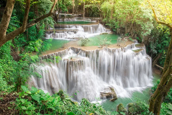 Cascada de Tailandia en Kanchanaburi (Huay Mae Kamin ) —  Fotos de Stock