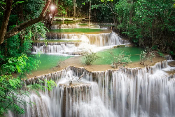 Tajlandia wodospad w Kanchanaburi (Huay Mae Kamin) — Zdjęcie stockowe