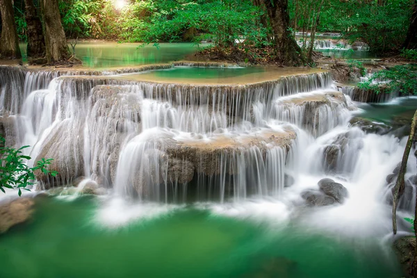 Cascada de Tailandia en Kanchanaburi (Huay Mae Kamin ) —  Fotos de Stock