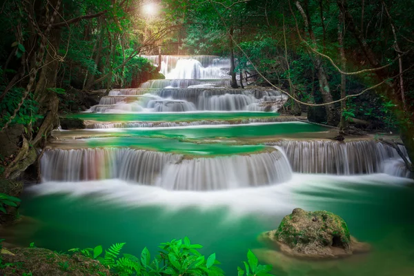 Tajlandia wodospad w Kanchanaburi (Huay Mae Kamin) — Zdjęcie stockowe