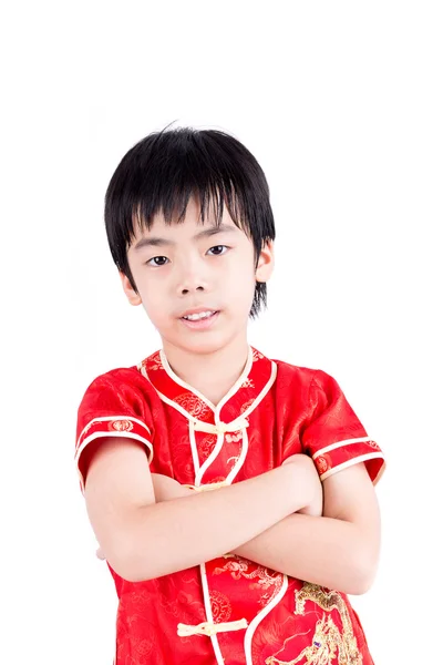 Leuke Aziatische jongen In Chinese Cheongsam traditie geïsoleerd op wit — Stockfoto