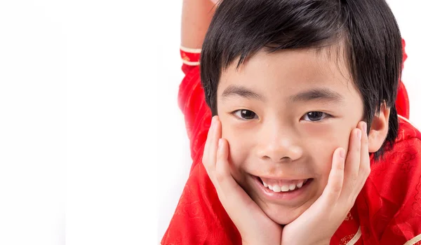 Gelenek Çin Cheongsam beyaz izole şirin Asyalı çocuk — Stok fotoğraf