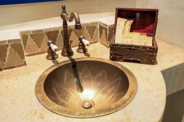Fas Vintage tarzı banyo olanakları ile