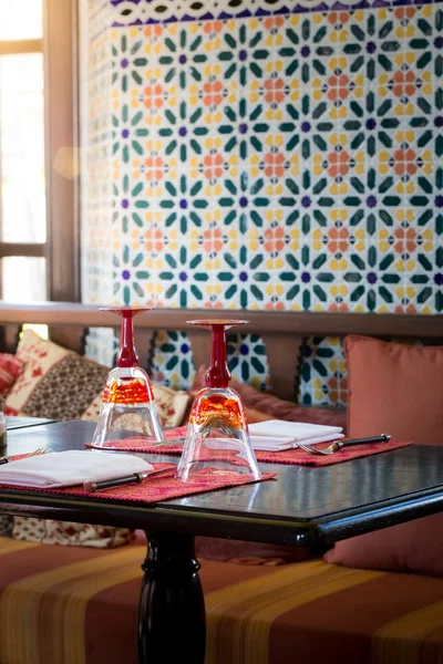 Luxuriöse Tischdekoration im Restaurant — Stockfoto