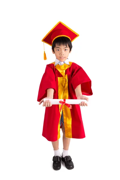 Söt liten pojke klädd i röd klänning Kid examen med Mortarboard — Stockfoto