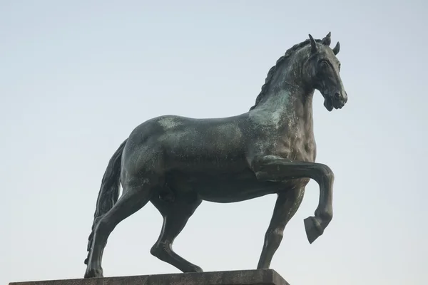 Mimarisi içindeki simgeler