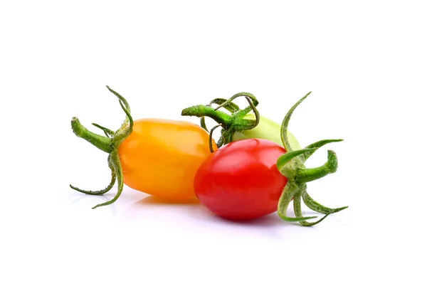 Tomat Berwarna Warni Tomat Manis Tumpukan Pada Latar Belakang Putih — Stok Foto