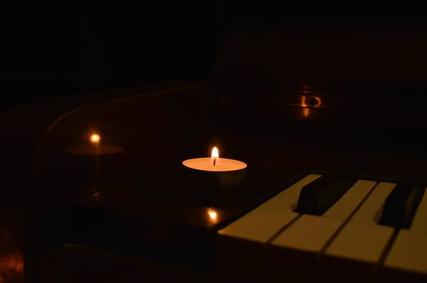 Burning Candle Old Piano Cozy — Stock Photo, Image