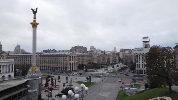 Kiev, Ukraina på hösten: Självständighetstorget, Maidan. Flygbild — Stockvideo