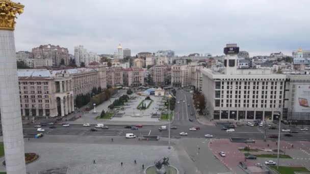 Symbolen för Kiev, Ukraina - Oavhängighet Square antenn vy, slow motion — Stockvideo