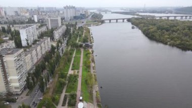 Ukrayna hava manzaralı Kyiv şehri yakınlarındaki Dnipro nehri. Dinyeper, Kiev