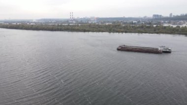 Ukrayna hava manzaralı Kyiv şehri yakınlarındaki Dnipro nehri. Dinyeper, Kiev