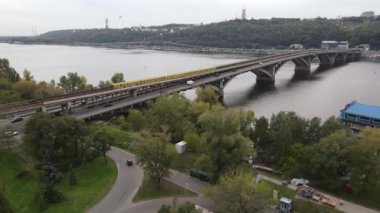 Ukrayna hava manzaralı Kyiv şehri yakınlarındaki Dnipro nehri. Dinyeper, Kiev
