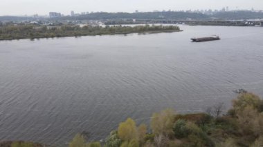 Ukrayna hava manzaralı Kyiv şehri yakınlarındaki Dnipro nehri. Dinyeper, Kiev
