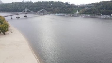 Ukrayna hava manzaralı Kyiv şehri yakınlarındaki Dnipro nehri. Dinyeper, Kiev