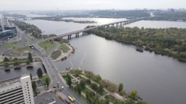 Ukrayna hava manzaralı Kyiv şehri yakınlarındaki Dnipro nehri. Dinyeper, Kiev