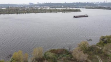 Ukrayna hava manzaralı Kyiv şehri yakınlarındaki Dnipro nehri. Dinyeper, Kiev