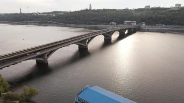 Ukrayna hava manzaralı Kyiv şehri yakınlarındaki Dnipro nehri. Dinyeper, Kiev