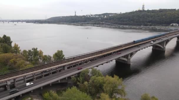 Hlavní řeka Ukrajiny - Dnipro u Kyjeva. Zpomalený pohyb — Stock video