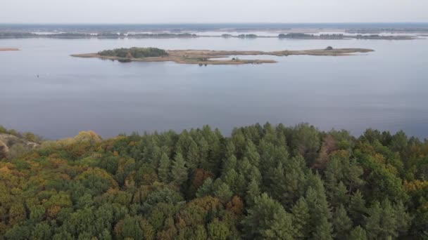 Légi kilátás a Dnipro folyó - a fő folyó Ukrajna — Stock videók