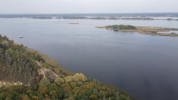 Vista aérea do rio Dnipro - o rio principal da Ucrânia — Vídeo de Stock