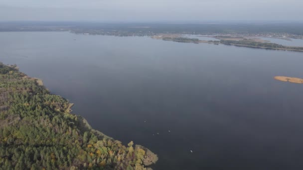 Légi kilátás a Dnipro folyó - a fő folyó Ukrajna — Stock videók