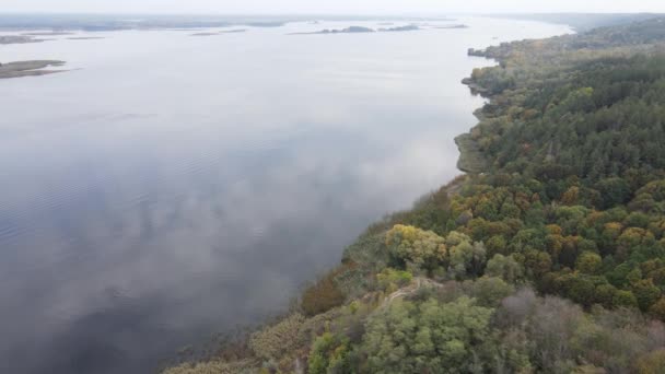 Vista aérea do rio Dnipro - o rio principal da Ucrânia — Vídeo de Stock