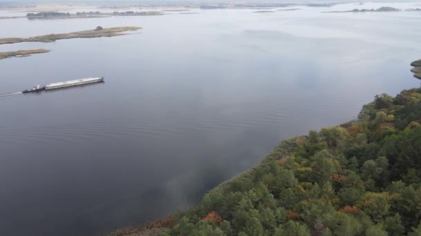 Légi kilátás a Dnipro folyó - a fő folyó Ukrajna — Stock videók