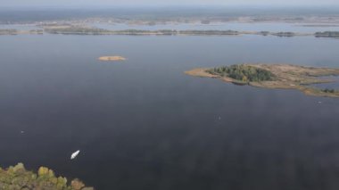 Dinyeper nehrinin güzel hava manzarası. Ukrayna, ağır çekim